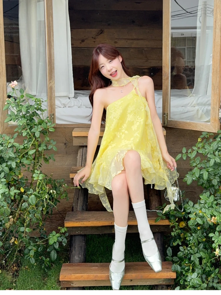 2026 Summer Fashion New Women's Elegant Short Dress Strapless Lace Spicy Girl Fresh and Sweet Sloping Shoulder Short Dress