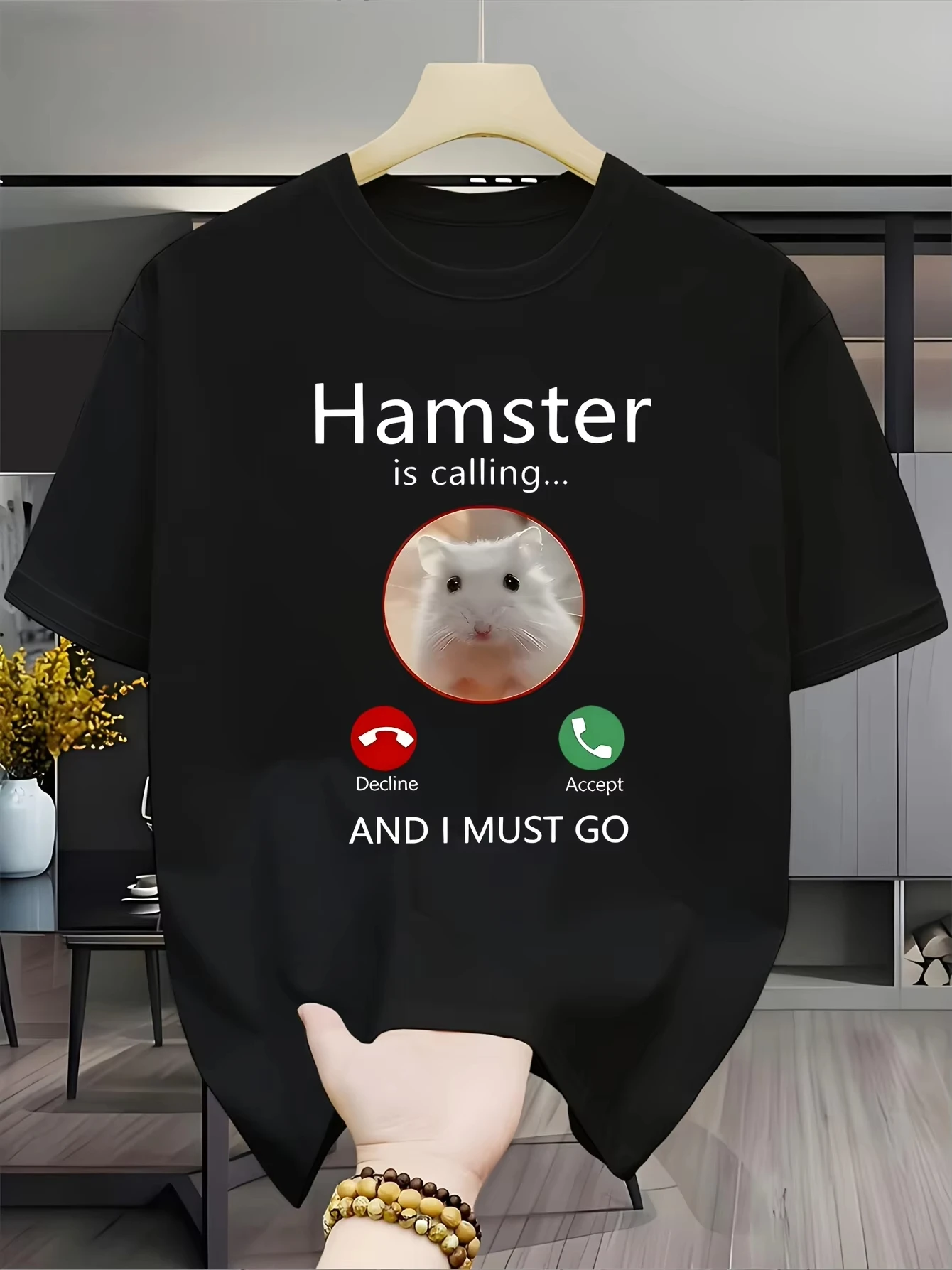 Unisex Lustiges T-Shirt mit Hamster-Motiv „Der Hamster ruft“ – Grafik-T-Shirt mit Meme-Tier-Print, Kurzarm, Casual Streetwear, Geschenk für Männer und Frauen – Detail 1