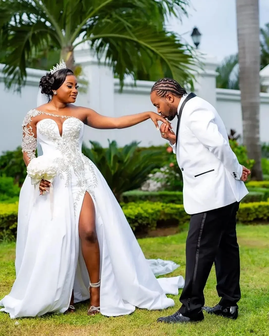 Suknie ślubne w stylu syreny plus size na zamówienie dla panny młodej, odpinany tren, suknie ślubne dla afrykańskich czarnoskórych kobiet, z jednym ramieniem.