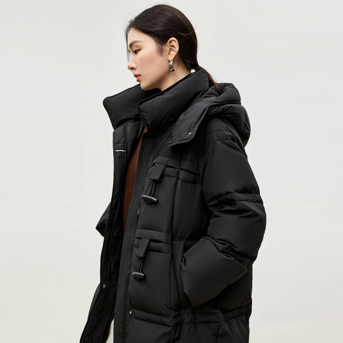 SENTUBILA フード付きダウンジャケット レディース 2025 冬 ルーズフィット ロングダウンコート ソリッド カジュアル シンプル 通勤 女性 アウター W44Y56083