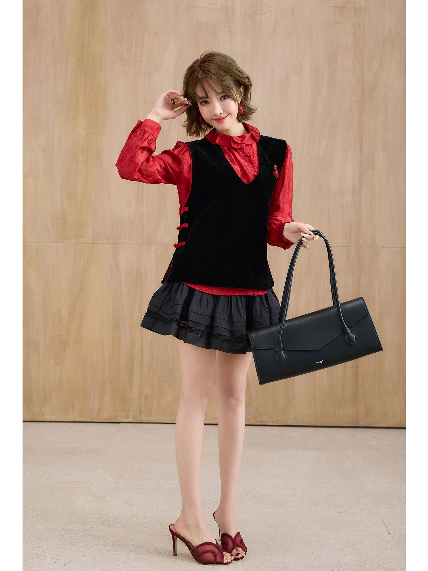 

Женский бархатный жилет MIUCO в китайском стиле с вышивкой и пуговицами, модный черный жилет для женщин