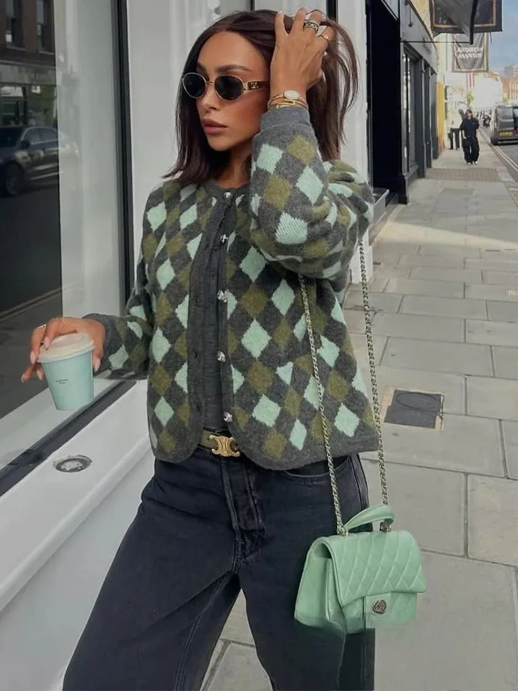 سترة نسائية كلاسيكية أنيقة غير رسمية من KONDALA سترة Argyle برقبة دائرية وأكمام طويلة وجيوب سترة محبوكة موضة خريف وشتاء 2025