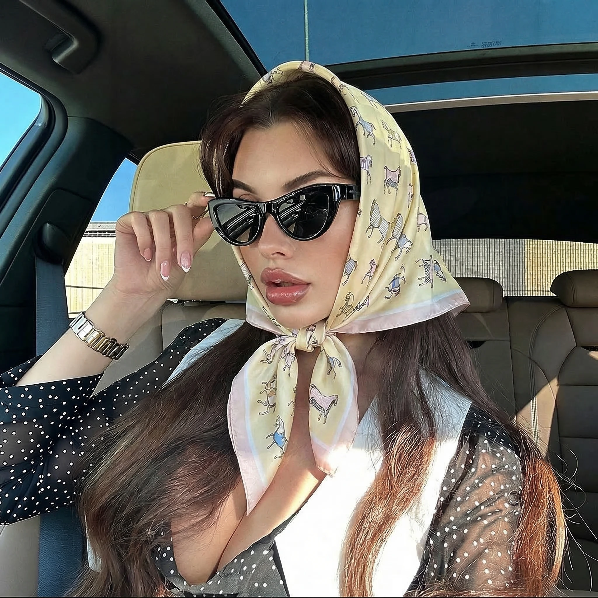 

Новые квадратные шелковые платки для женщин: хиджабы, шали, абайи, исламские вуали, тюрбаны, головные платки, фуляры, банданы, пляжные парео 2026