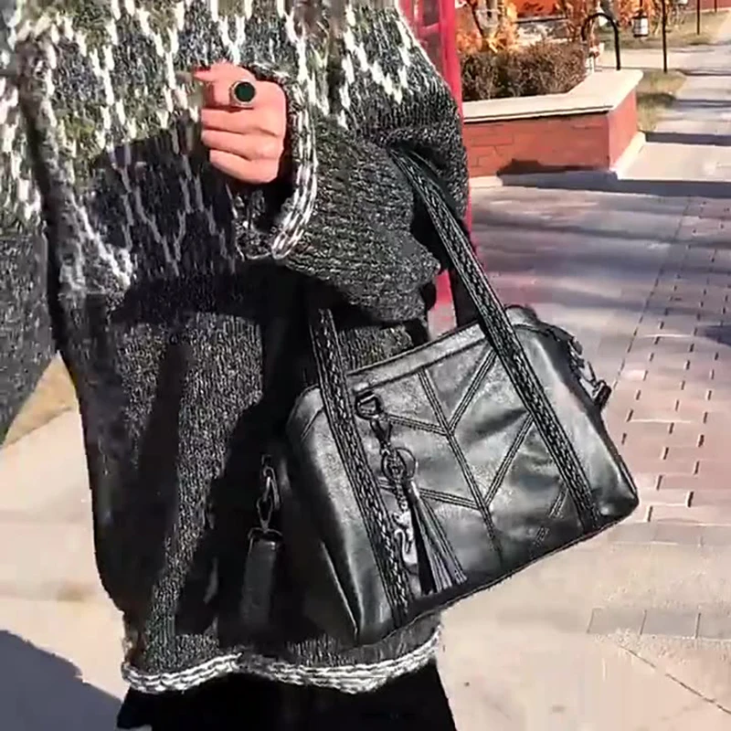 Middle-aged Women's Bag Single Shoulder Diagonal Cross Bag Large Capacity Retro Bag Hand-held Soft Leather Tote Bag