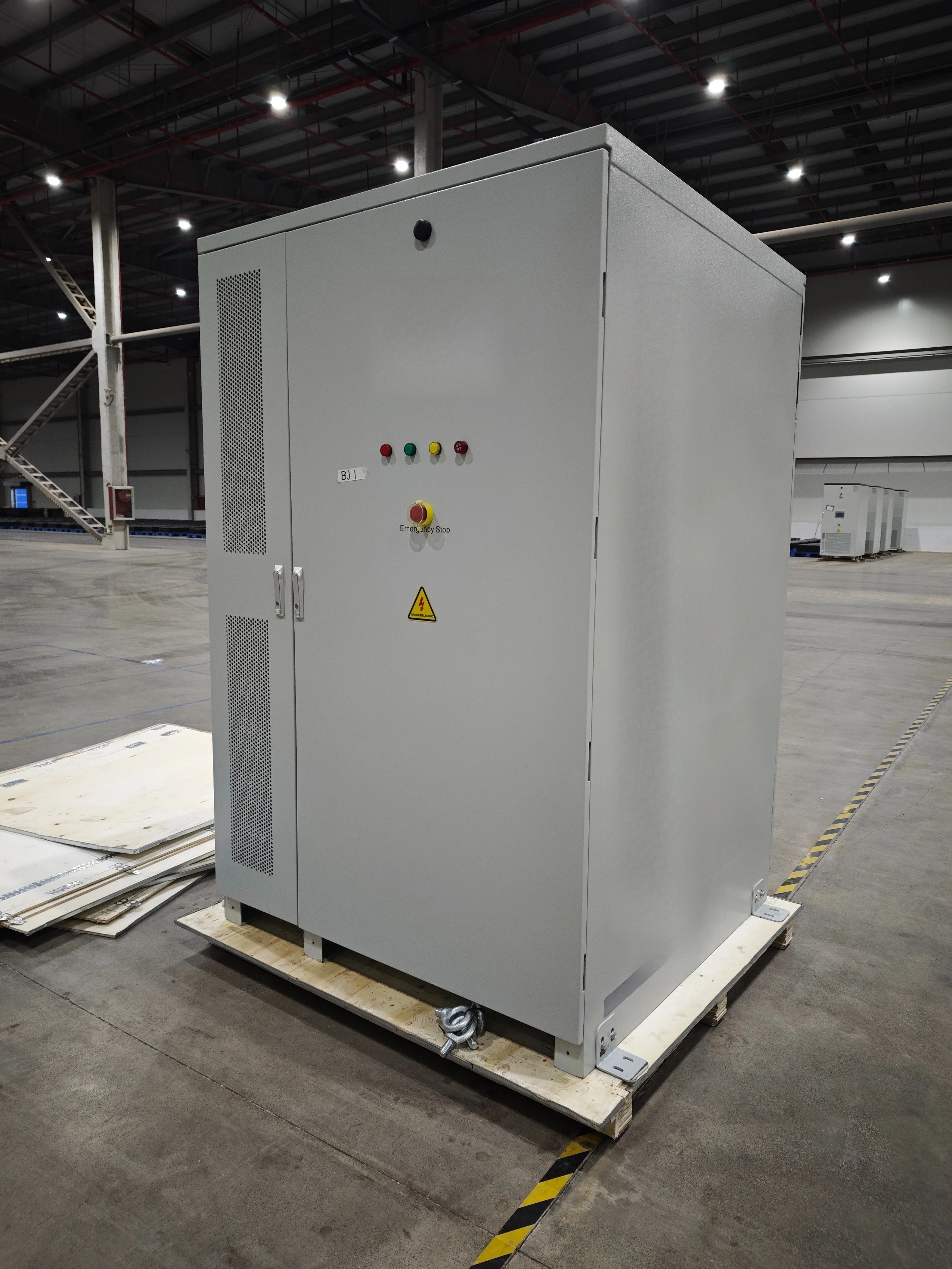 Commercial Industrial Solar Energy Storage System On-Off Options LiFePo4 Liquid Cooling Cell Off-Grid Energy Management Grid