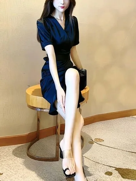 

Summer 2026 Vintage Blue V-Neck Acetate Short Sleeve Dress Women's Small Size Waist Cinched Fish Tail Skirt Commute Style Hig...