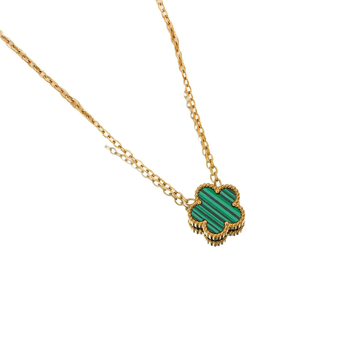 Trendy Flve Leaf Flower Gold Plated Pendant Necklace For Women Temperament Llght Luxury Jewelry Gifts For Friends Lover