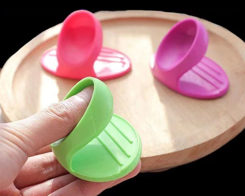 

Thickened Non-slip Kitchen Silicone Insulation Finger Cover Heat Resistant Oven Microwave Gloves High Temperature Insulation Pad