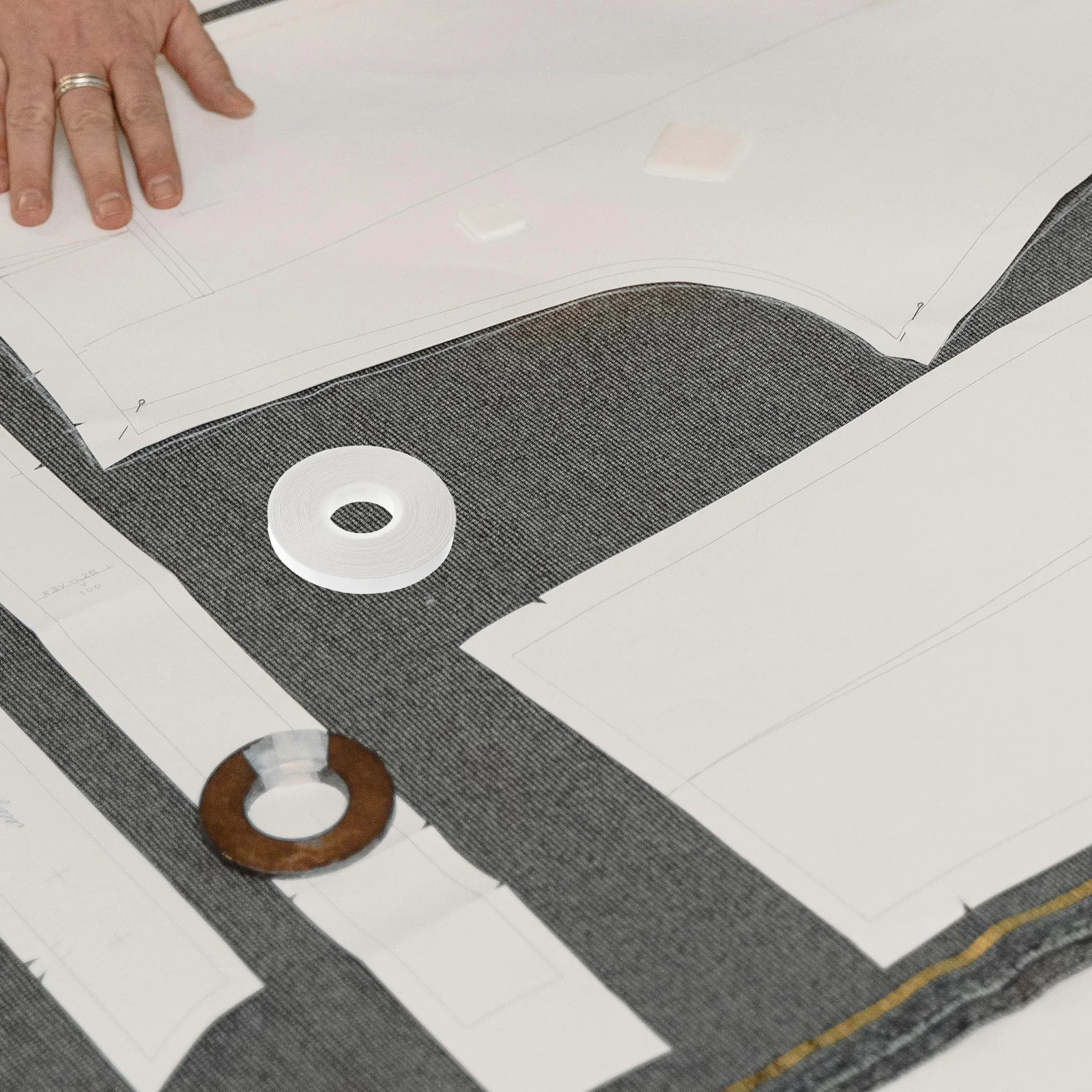 

1 Roll Water Soluble Fabric Tape Double Sided For Temporary Hemming Fixation Quilting Craft Diy Basting Tool Pva Safe Strong