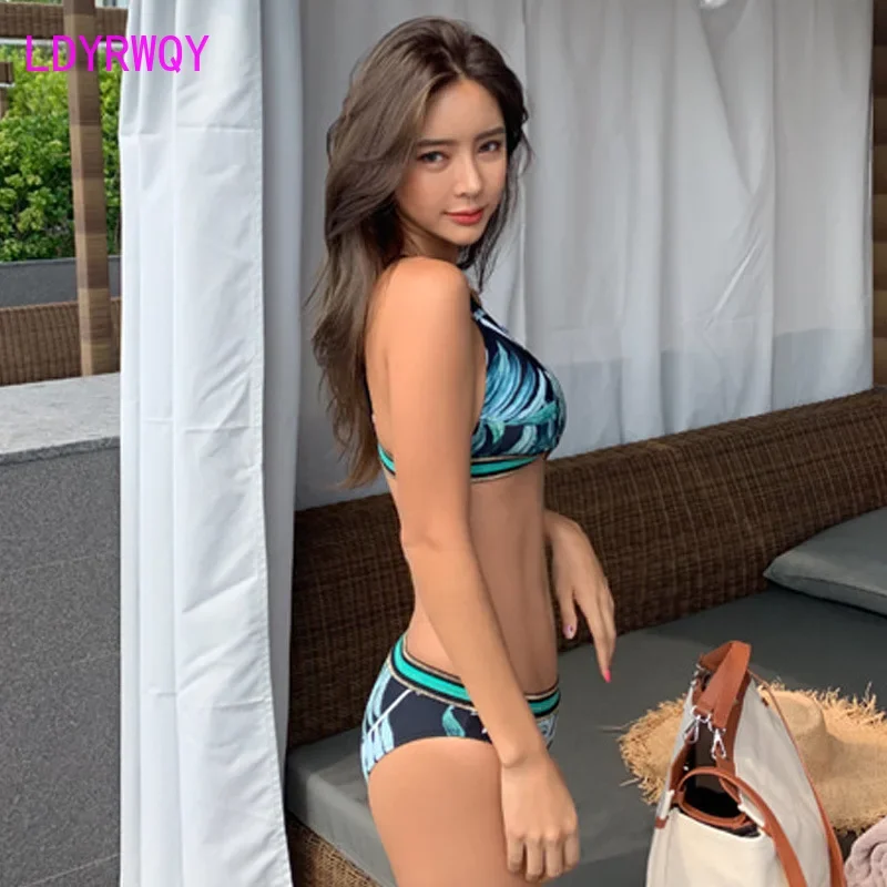 LDYRWQY 2021 European and American style sexy floral triangle beach sports split swimsuit bikini