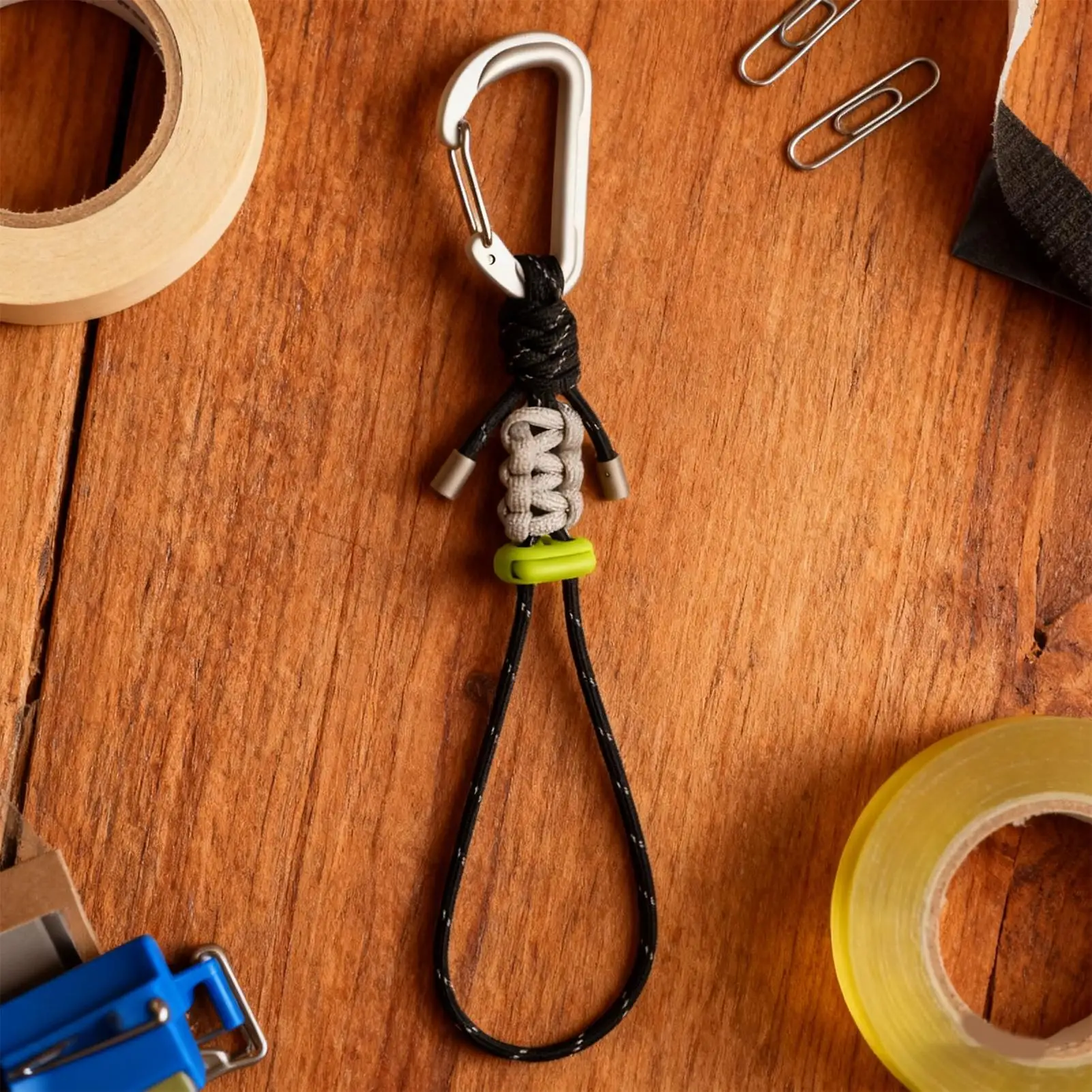 حبل باراكورد شديد التحمل مع مشبك حلقة تسلق وحزام سلسلة مفاتيح آمن لزجاجة المياه وحقيبة الظهر والعتاد الخارجي