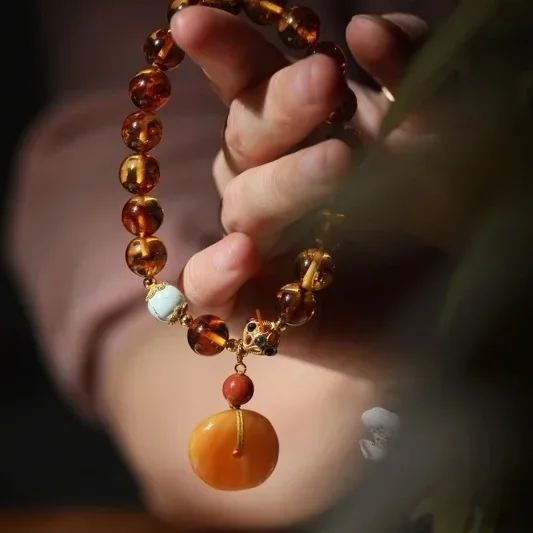 Natural Amber Beeswax Huapo Round Bead Bracelet Single Circle Women's Retro Style Light Luxury High-end Hand String Women's Gift