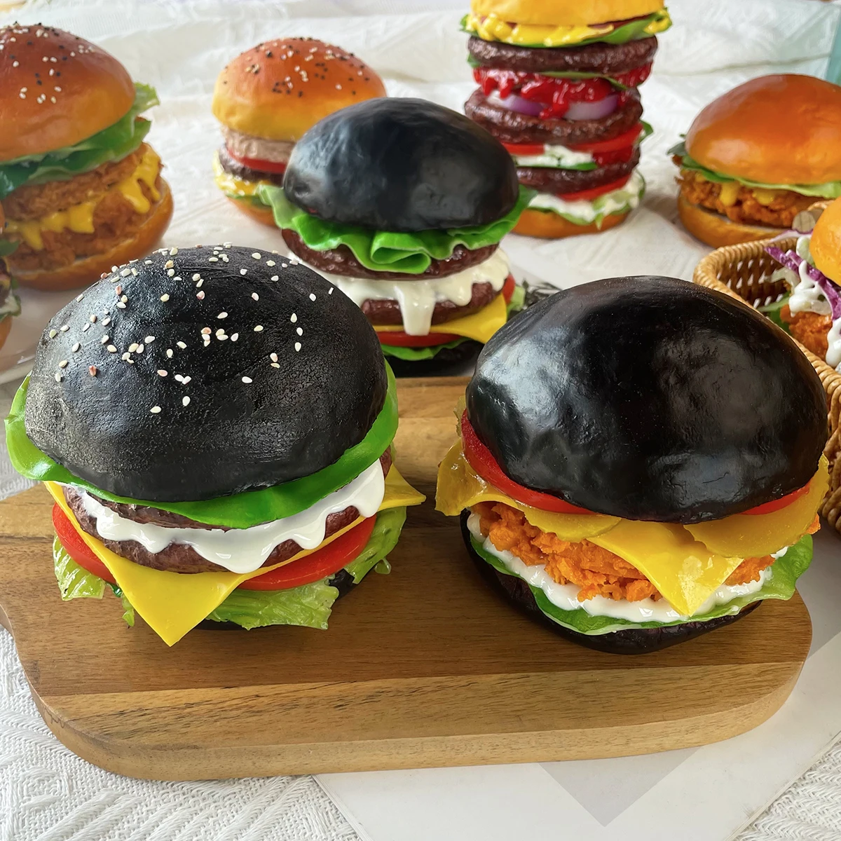 Realistisches gefälschtes Hamburger-Modell, PU-Material, Lebensmittel-Display-Requisite (1 Stück), für Fotografie, Dekoration, Restaurant, Schaufenster, Party – Detail 6