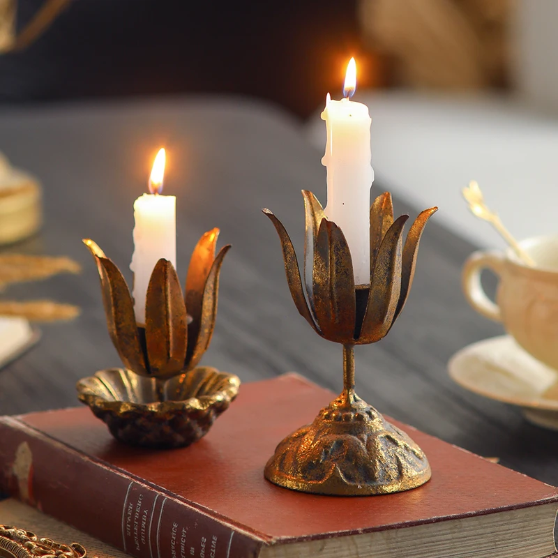 Creative Retro Lotus-Shaped Candle Holder, Used to Decorate Offices, Living Rooms, Dining Tables, Hotels, Guesthouses, and Bars, Enhancing the Ambiance of Parties, Weddings, and as Photography Props