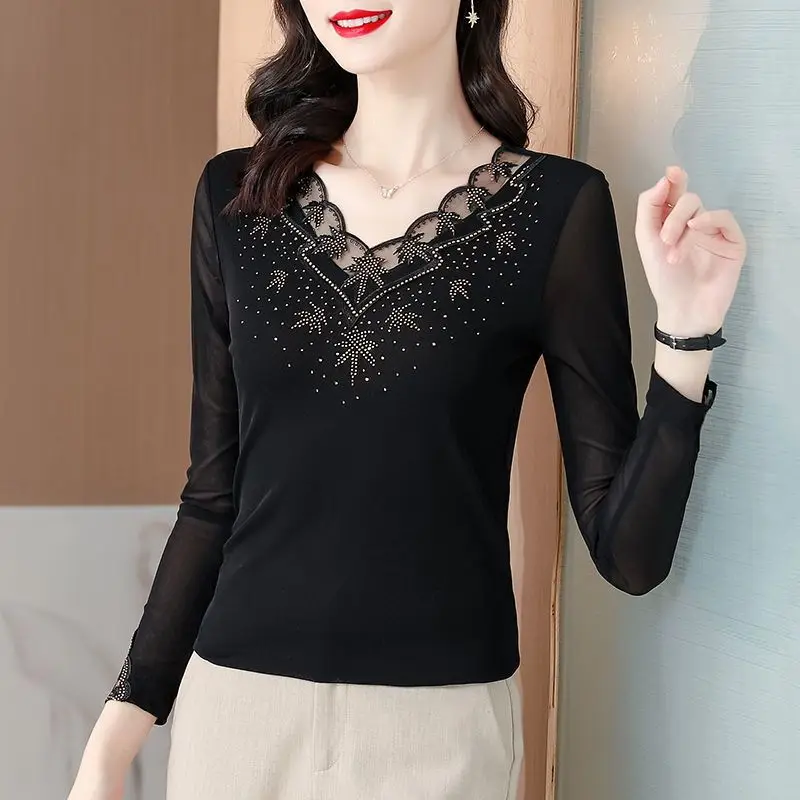 Korean Women Simple Casual Versatile T-Shirt Spring Autumn New Mesh Lace Bottom Diamond V-neck Elegant Vintage Long Sleeve Tops