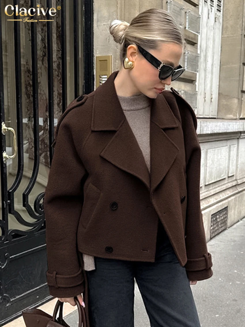 Clacive موضة فضفاضة براون قميص نسائي دافئ 2025 الشتاء التلبيب قمصان طويلة الأكمام أنيقة الكلاسيكية قمة صلب الملابس النسائية