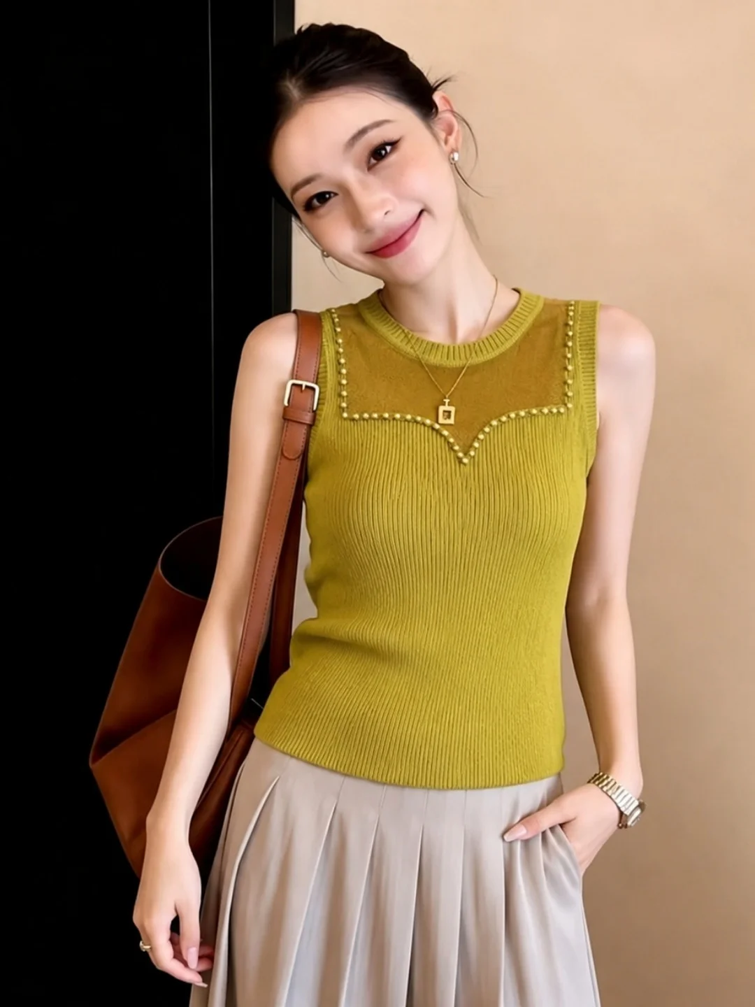 

Fashionable Commute Style Beaded Sleeveless Slimming Design Women's Top Korean Version Straight Cut Summer Silk Blend Vest