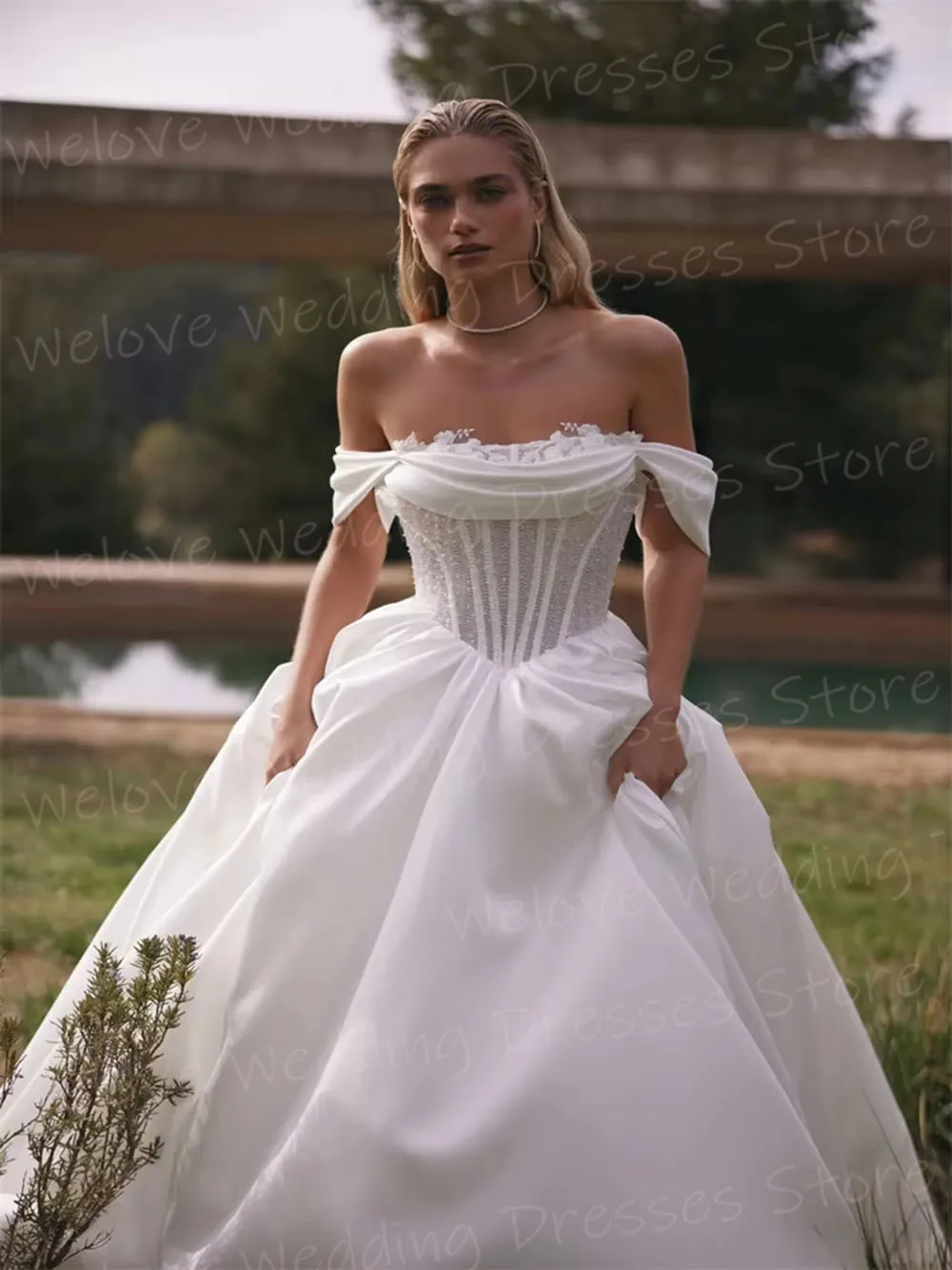 ชุดแต่งงานทรงเอไลน์สำหรับผู้หญิง แขนกุด แบบหรูหรา  ชุดเจ้าสาวสั่งตัดได้  แบบเปิดไหล่  ประดับเลื่อม  ชุดเจ้าสาว