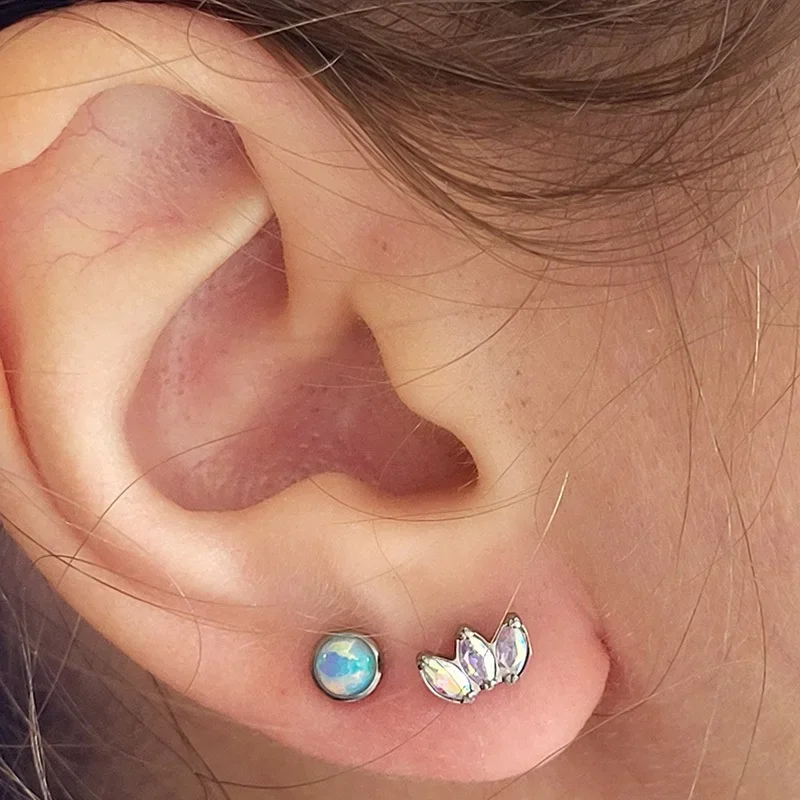 G23 Titanium EAR PIERC RING 3 Zircon Paved Top Labret  EARRING Ear Cartilage Tragus Helix Piercing Lip Ear Studs Body Jewelry