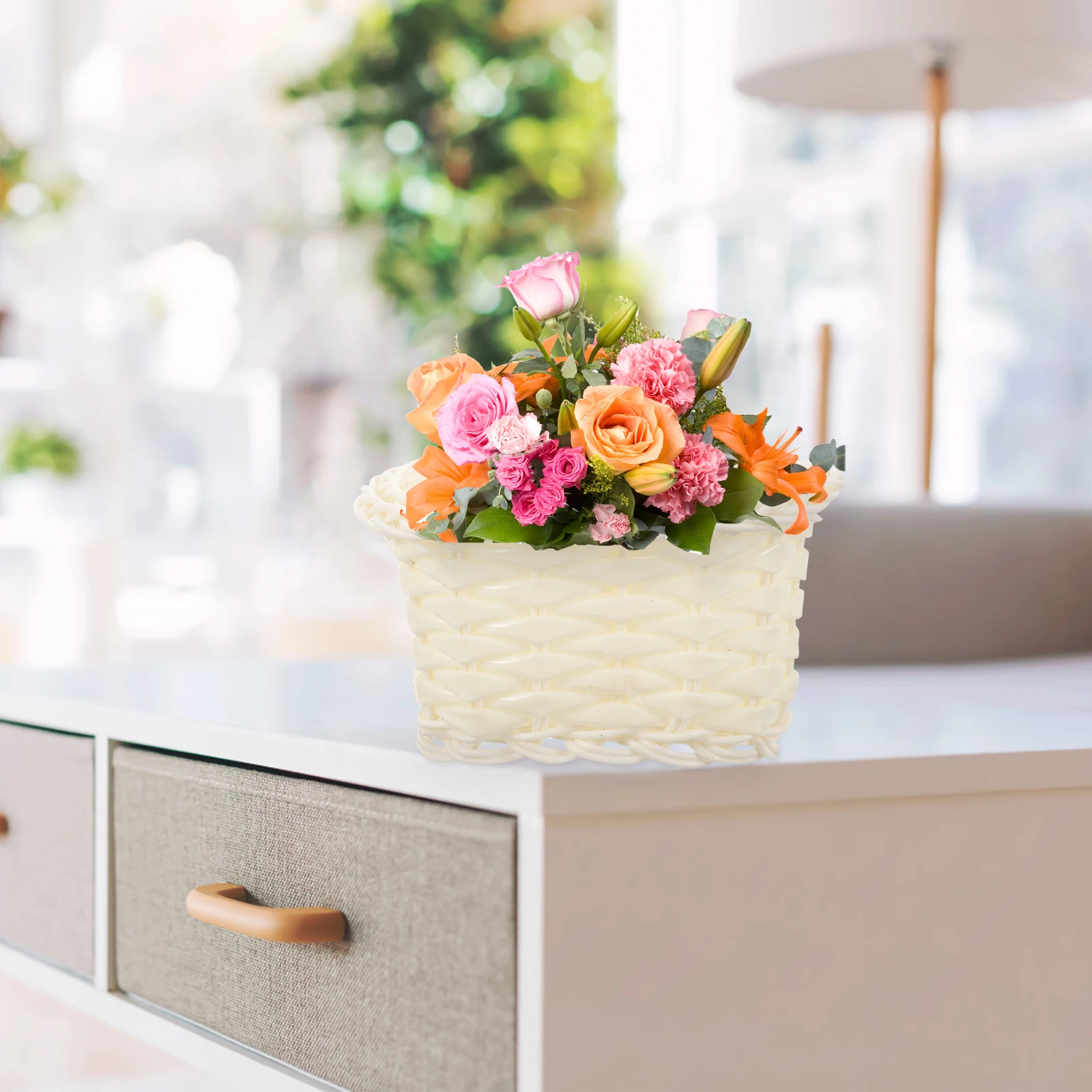 

5 Pcs Mini Woven Baskets White Heart Shaped Plastic Rustic Decorative Floral Storage Baskets for Wedding Favors Photo Props Mini