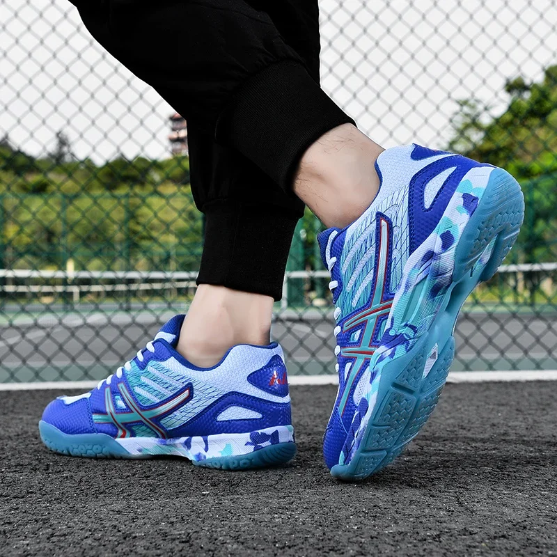 New Men\'s and Women\'s Badminton Shoes Outdoor Leisure Sports Shoes Couple Shoes Training Shoes