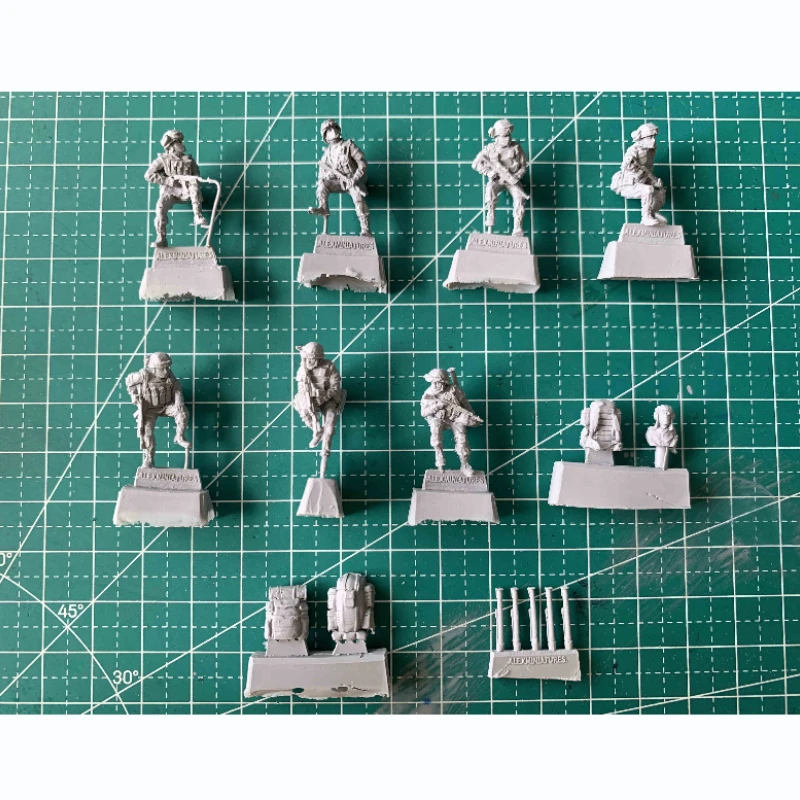 Figurka żywiczna w skali 1/72 GK, Troopers na APC, niezmontowana i niepomalowana Darmowa wysyłka