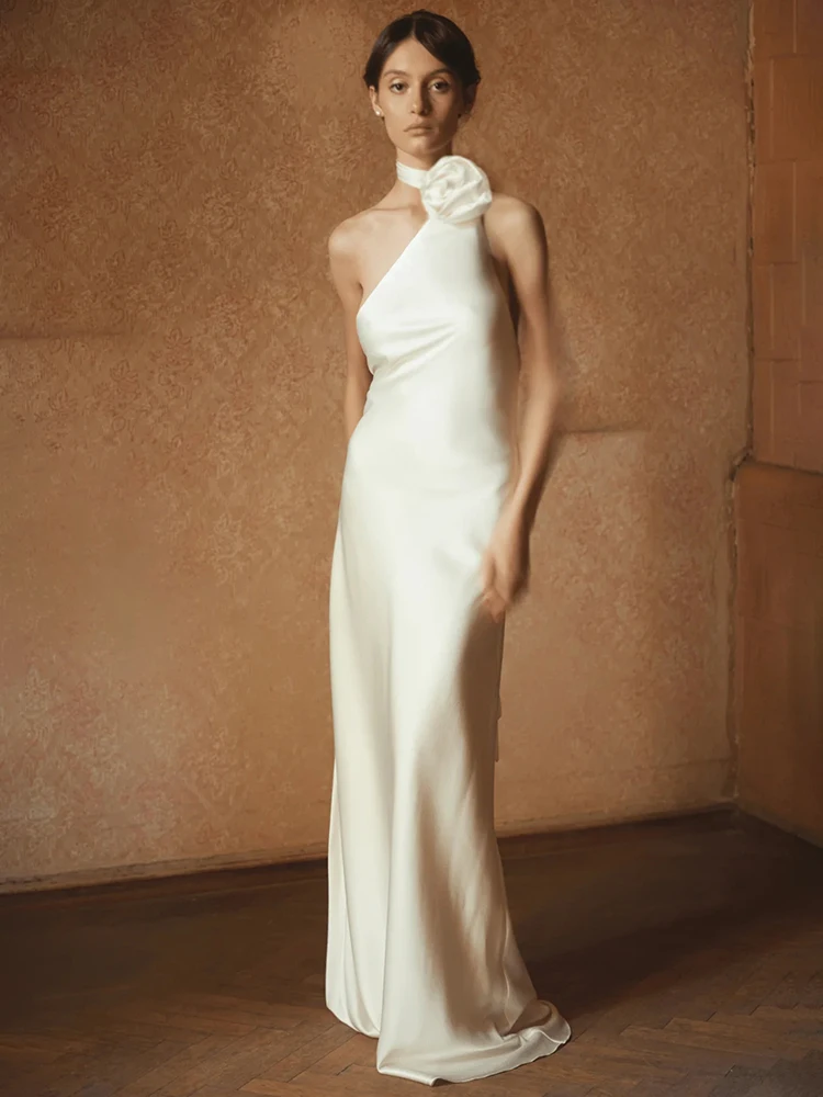 أنيقة الوردي الفاتح الرسن الرقبة الساتان فستان طويل مع لهجة الأزهار المرأة عارية الذراعين حفلات الزفاف وصيفه الشرف الراقي غالاس ثوب