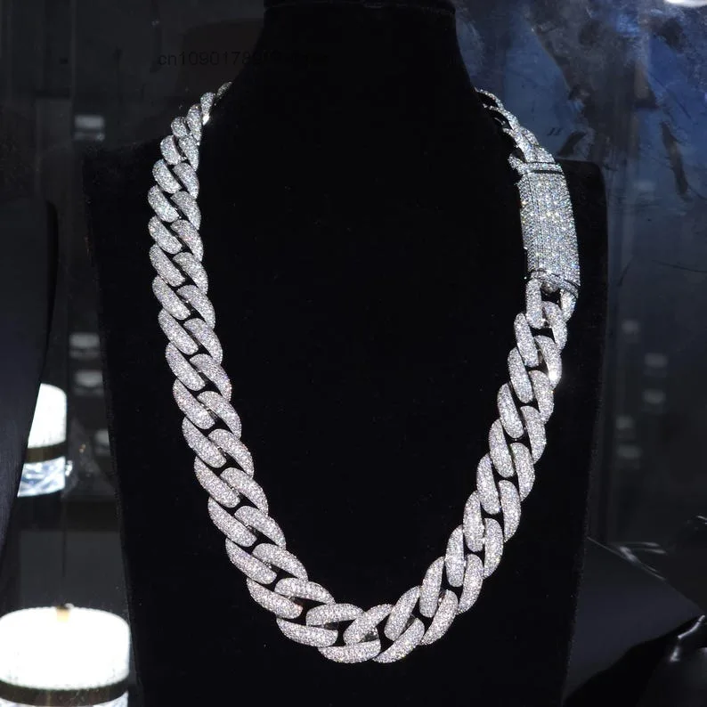 Hop Hip Jewelry Moissanite 18mm Cuban Link Chain in 925 Silver Necklace Friends Party Gift For Men's Passes Diamond Tester.
