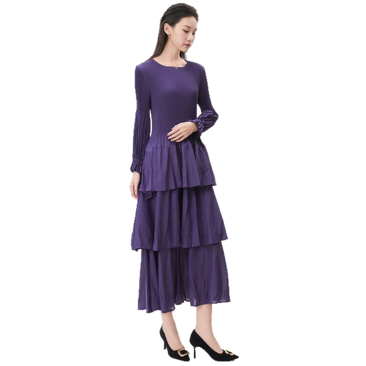 فستان Miyake مطوي لخريف وشتاء 2025، تنورة كعكة فضفاضة غير رسمية بأكمام طويلة، تنورة طويلة عصرية بقصة ضيقة بطيات