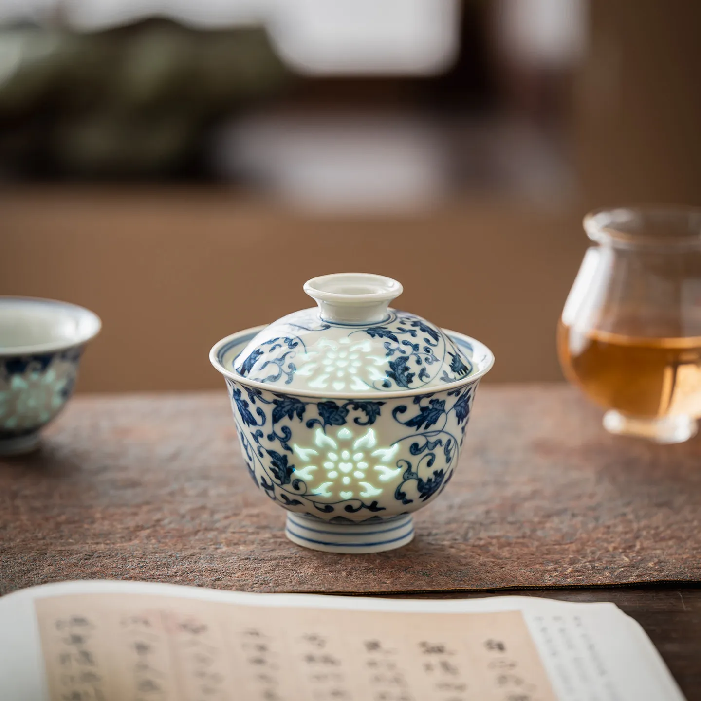 High-End Jingdezhen Blue and White Interlock Branch Hover Two Tureen Not Hot Tea Brewing Bowl Household Ceramic Cup Large