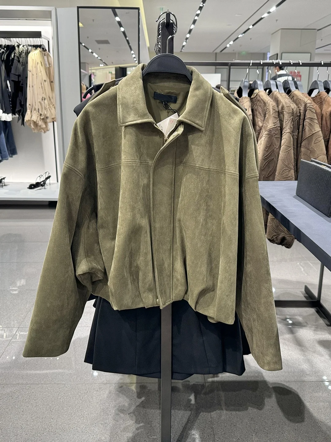 Fashionable Loose Suede Pilot Jacket Women's Style Autumn Winter New Arrival Ladies Short Coat Zipper Closure Long Sleeve
