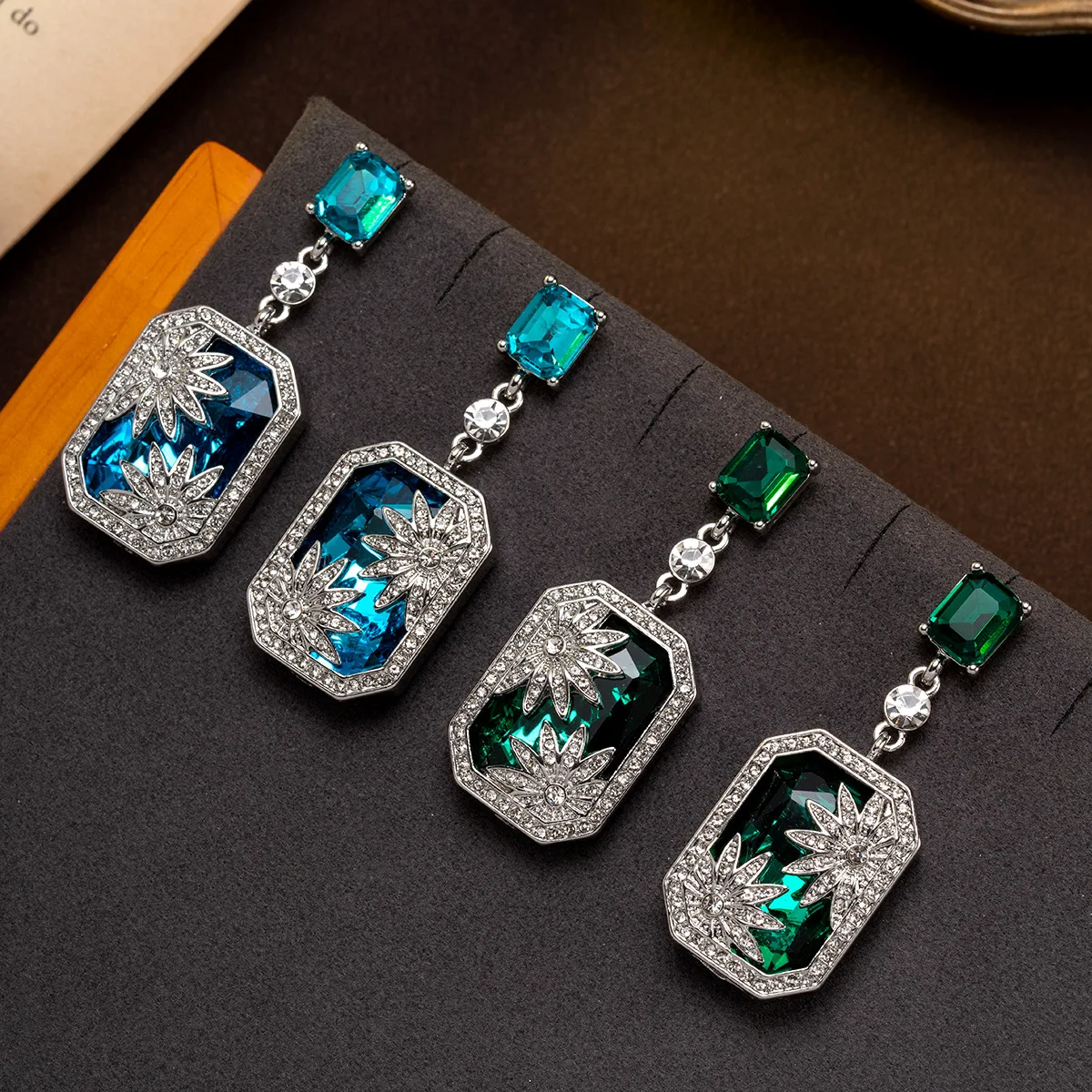 vintage diamond-encrusted cube earrings personalized temperament stud earrings square diamond earrings сережки