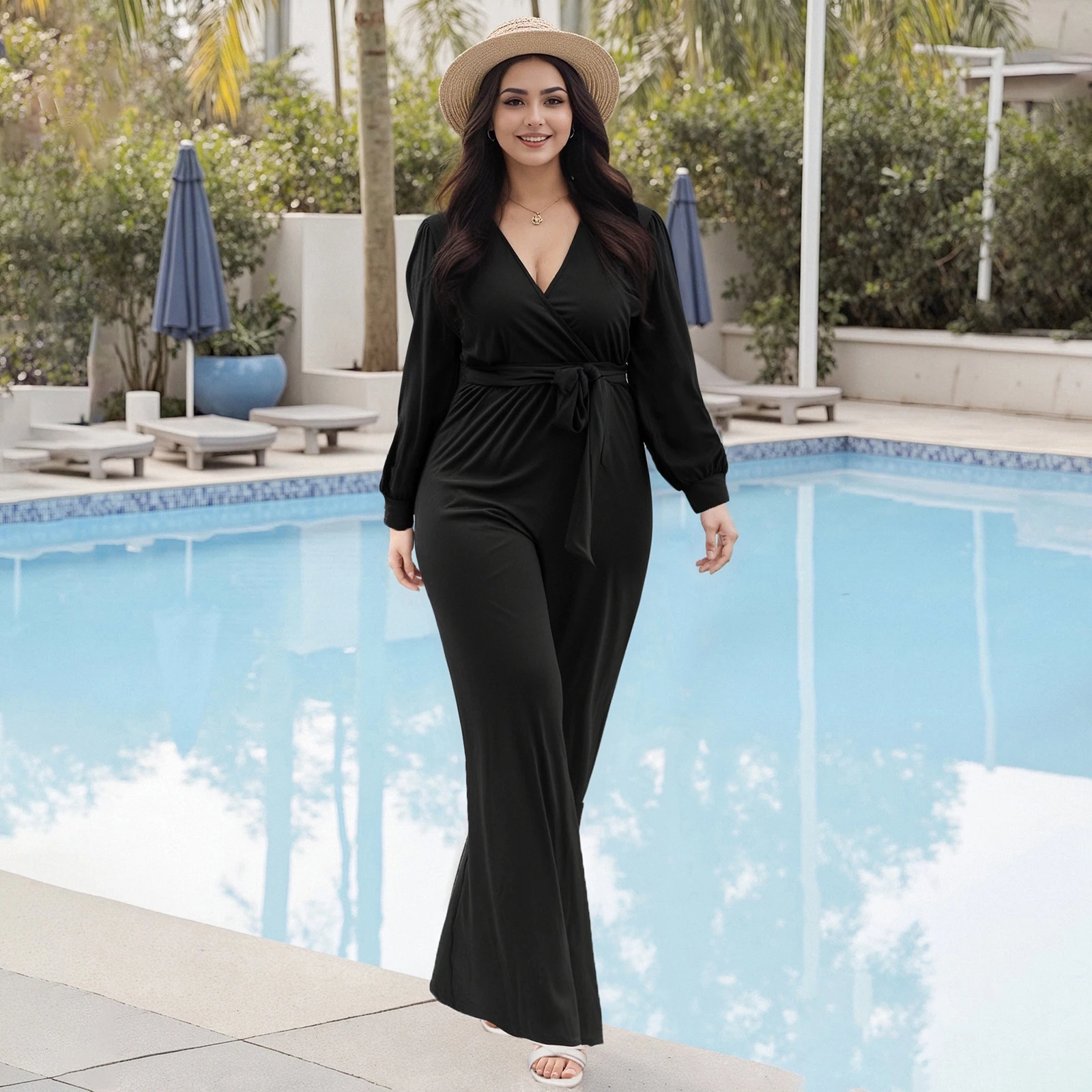 بذلة نسائية بمقاس كبير بلون سادة ورقبة على شكل حرف V وأكمام طويلة وساق مستقيمة مع حزام