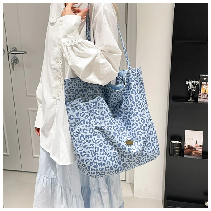

Leopard Print Armpit Bag Women's Autumn Winter New Fashion Tote Bag Learning Casual Large Capacity Commuting Shoulder Bag 2025