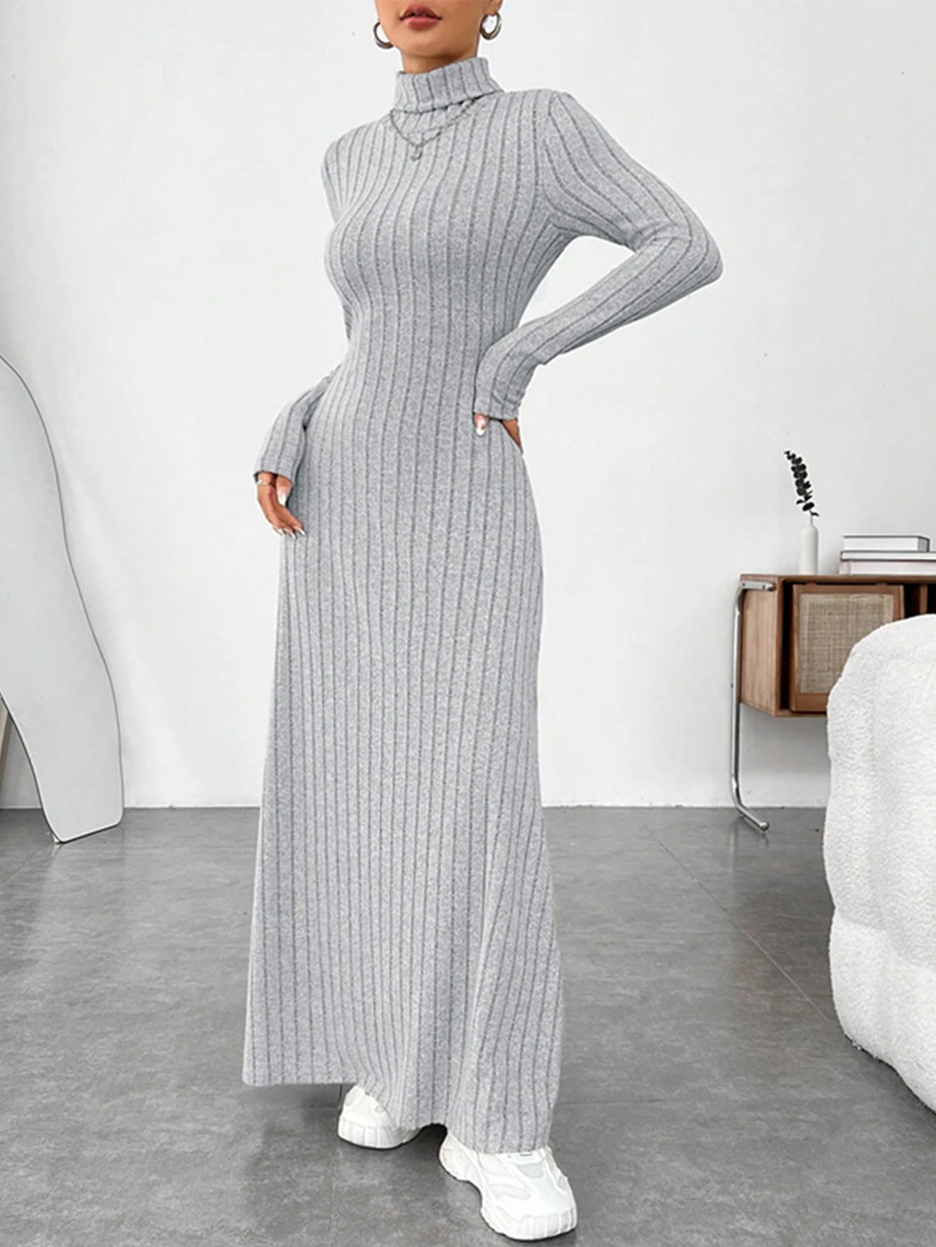 Casual Mid-Length A-Line Dress with Straight Sleeve and Round Neckline Body-Fitting Design for Women