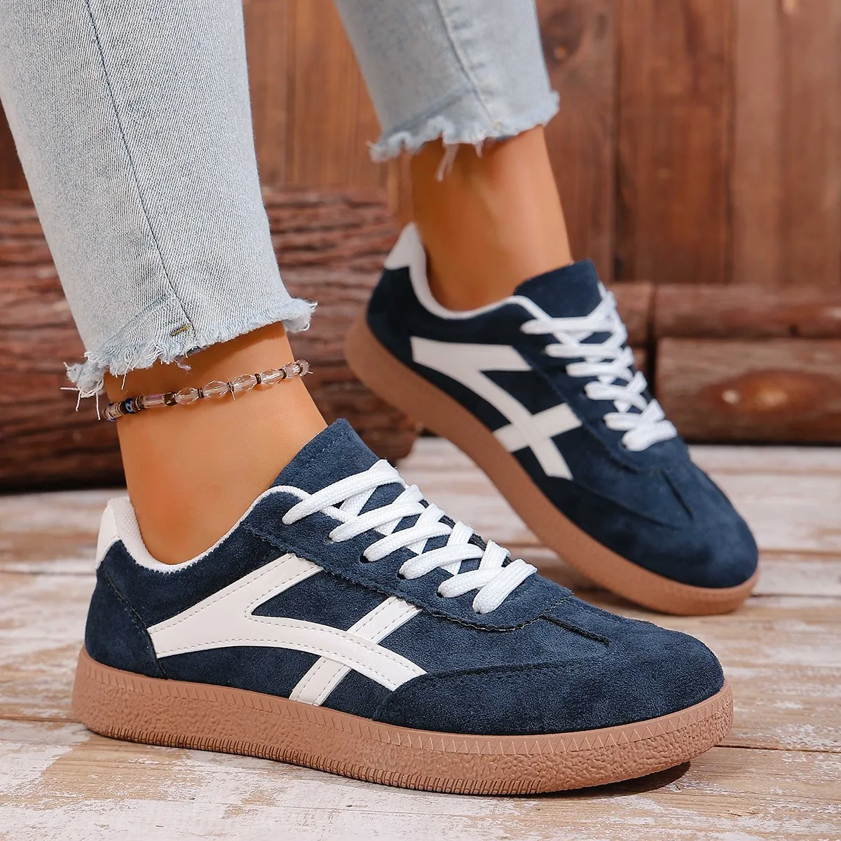 2026 Herbst Damenmode Wildleder-Sneaker mit Doppelschnalle und Metall-Details Leichte Atmungsaktive Bequeme Freizeitschuhe – Detail 6