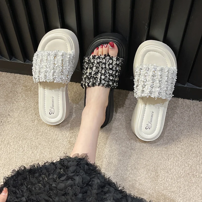 

Шлепанцы женские на толстой подошве, сланцы для отдыха, обувь на среднем каблуке, со стразами, блестящие тапочки на плоской платформе