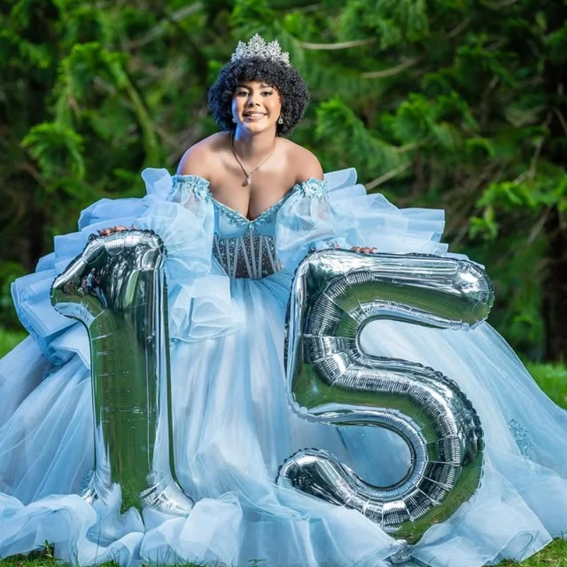 Aqua bleu Quinceanera robe hors épaule dentelle superposition cristal fleur décalcomanie longue queue robes de 15 Quinceanera ﻿ Personnaliser