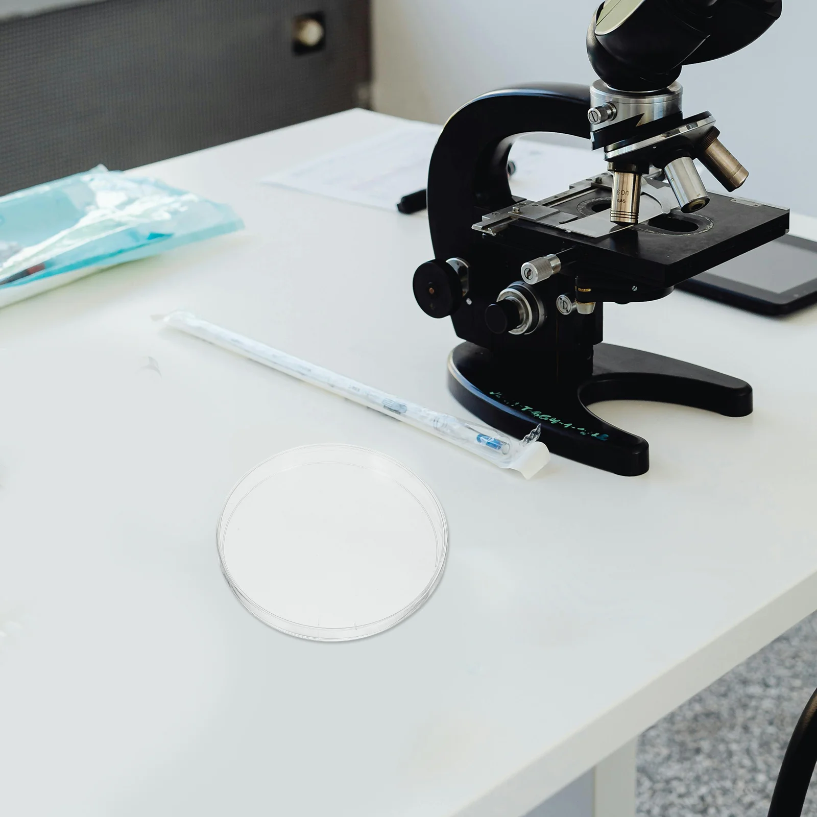 

10Pcs Laboratory Petri Dishes Clear Plastic Large Capacity Lid 14.3cm Diameter X 1.6cm Depth Cell Culture Plates for Science Lab