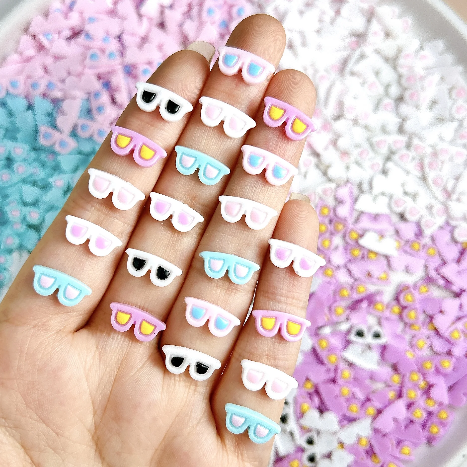 50PCS Luminous Quirky Sunglasses Nail Charms Kawaii Colorful Creative Glasses Resin Nail Art Decorations for DIY Pendant Nails