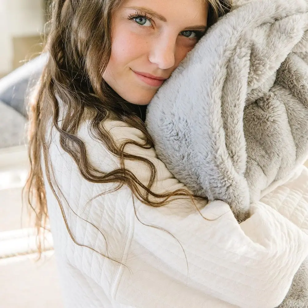Minky Designs Ash Gray Minky Blanket – Ultra Soft Faux Fur Throw Blanket for Couch, Bed & Home – Fluffy, Warm & Luxurious – Posh