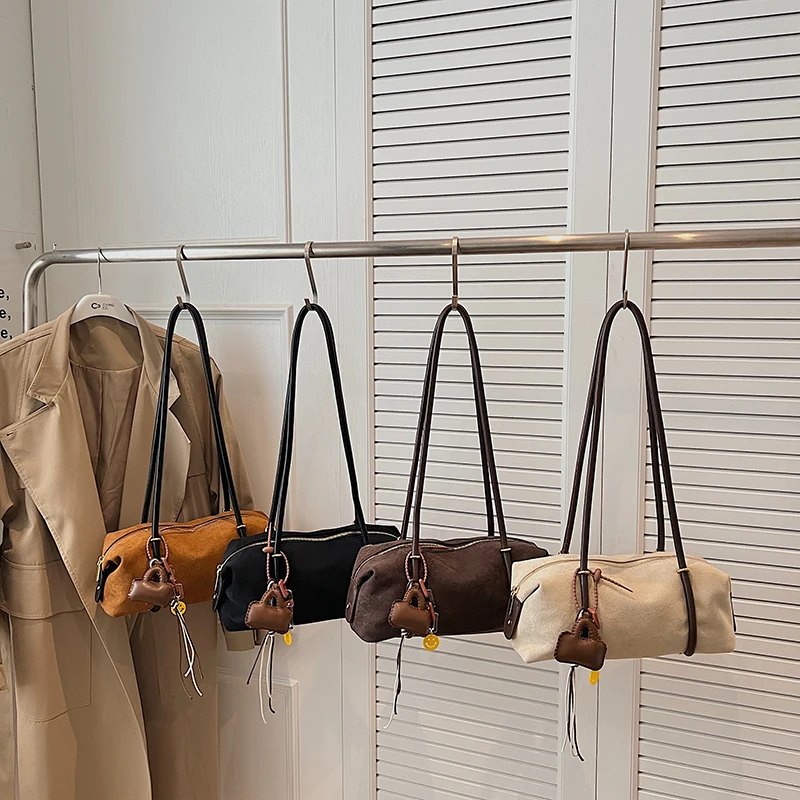 تصميم أنيق رائع من جلد الغزال الصناعي حقائب كتف مربعة سستة الصلبة شخصية 2025 الخريف والشتاء حقائب الإبط الجديدة للنساء