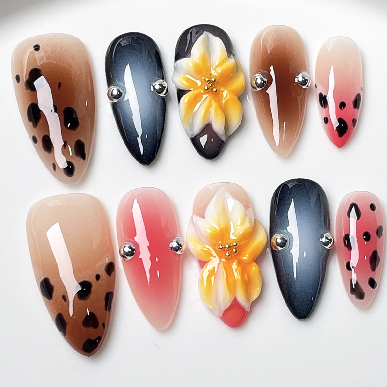

10 шт., французские кончики с леопардовым принтом, накладные ногти ручной работы, румяна, миндаль, 3D резьба по цвету, декор, накладные ногти для девочек-гор, сделай сам, накладные ногти