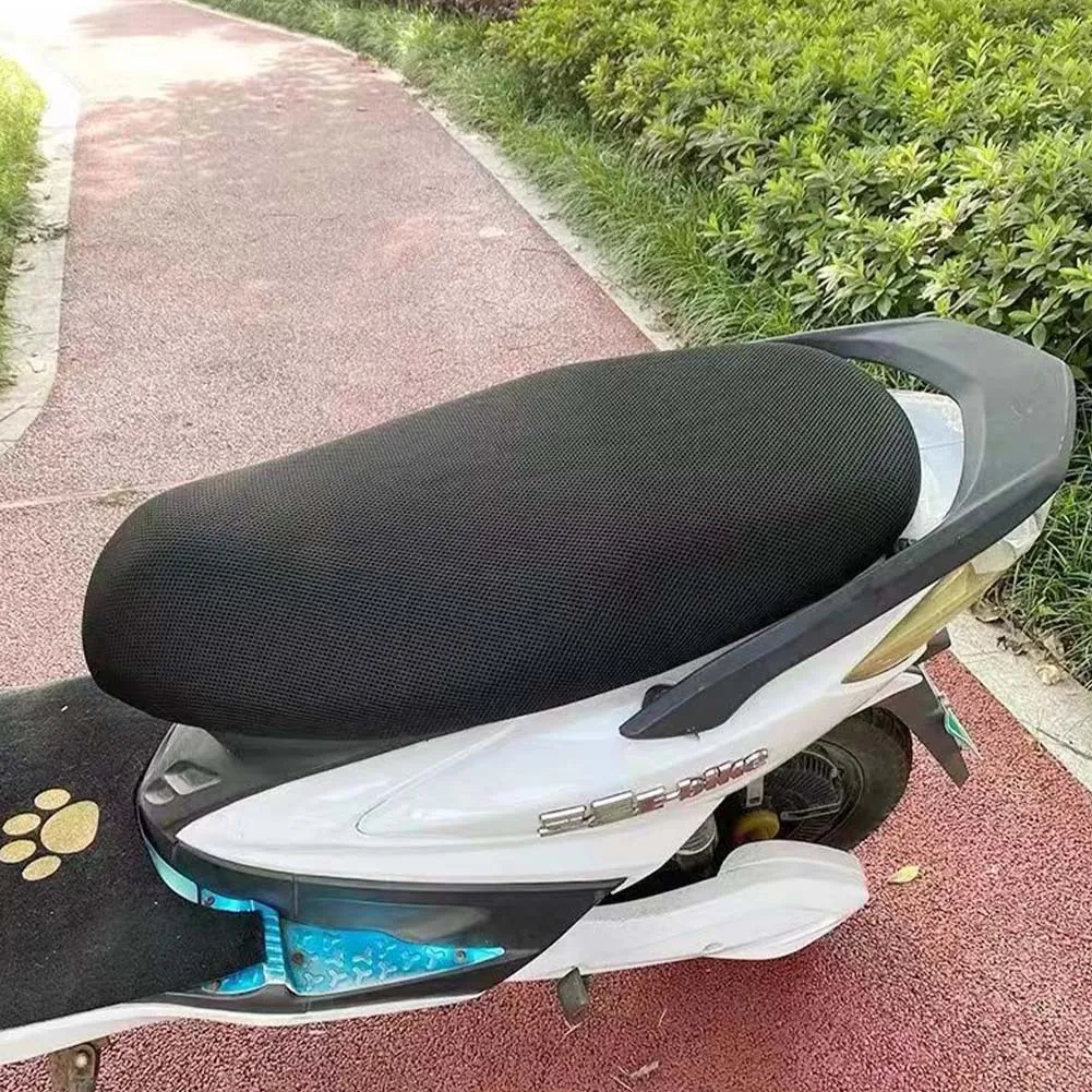 Evrensel motosiklet klozet kapağı su geçirmez nefes 3D Mesh minder örtüsü koruyucu güneş koruyucu motosiklet elektrikli Scooter için