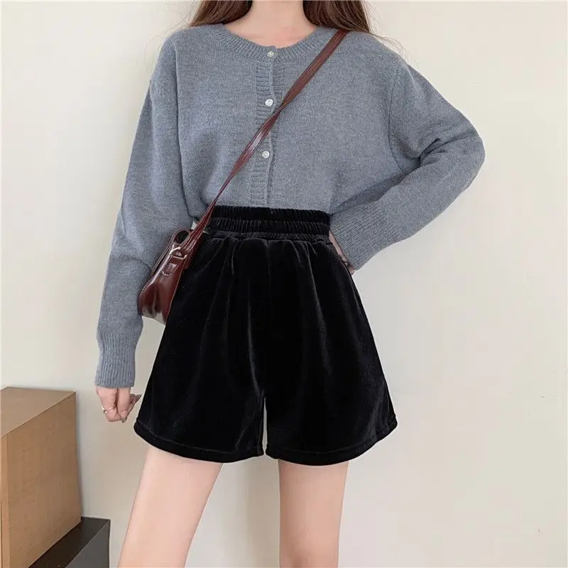 

2023 Women Autumn Winter Fashion Loose Wide-leg Shorts Female High Waist Casual Shorts Ladies Solid Color Warm Shorts U559