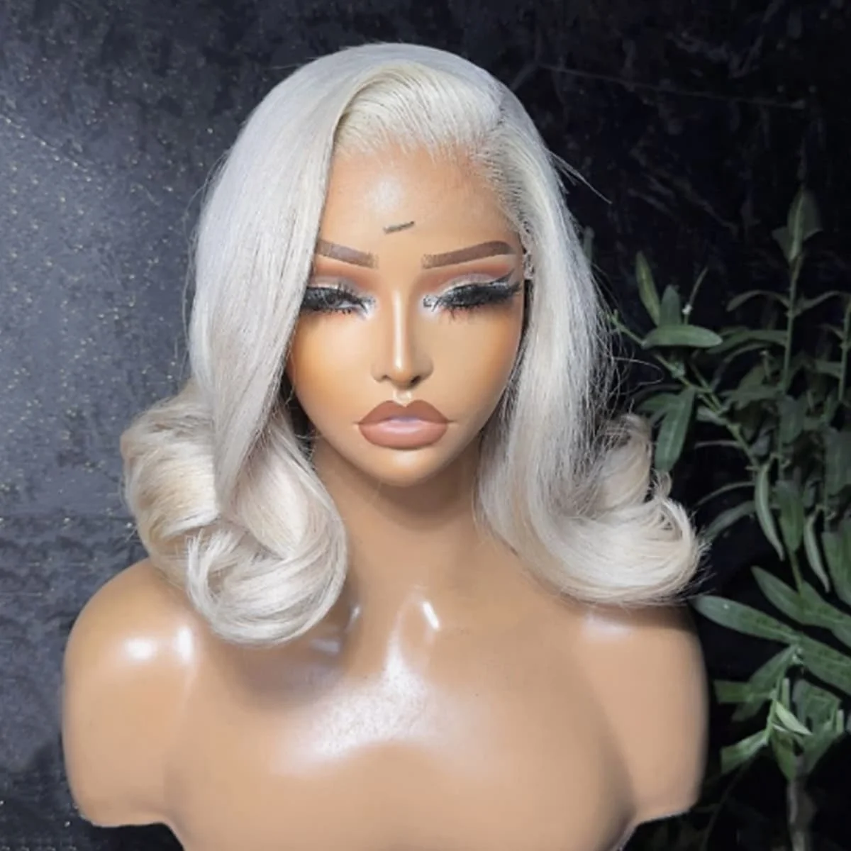 

Платиново-белый парик боб с волнистыми волосами, на кружевной основе 13x4 HD, из натуральных волос, плотность 200%, для женщин