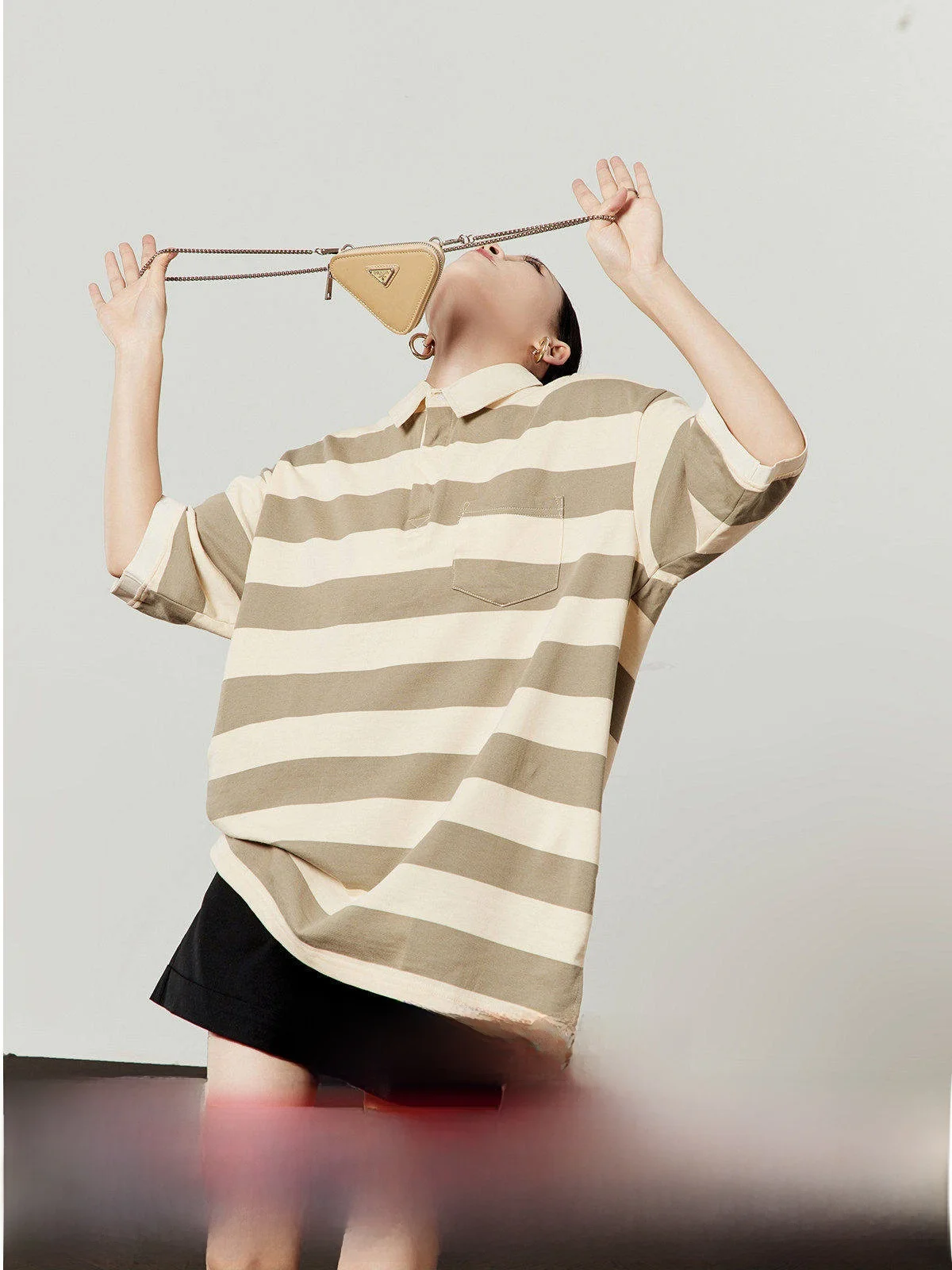 

Casual Striped ort Sve T-irt Women's Stand Collar Loose Fit Versatile Simple Sle Mid-Length Top New 2025 Zhou Li Wu