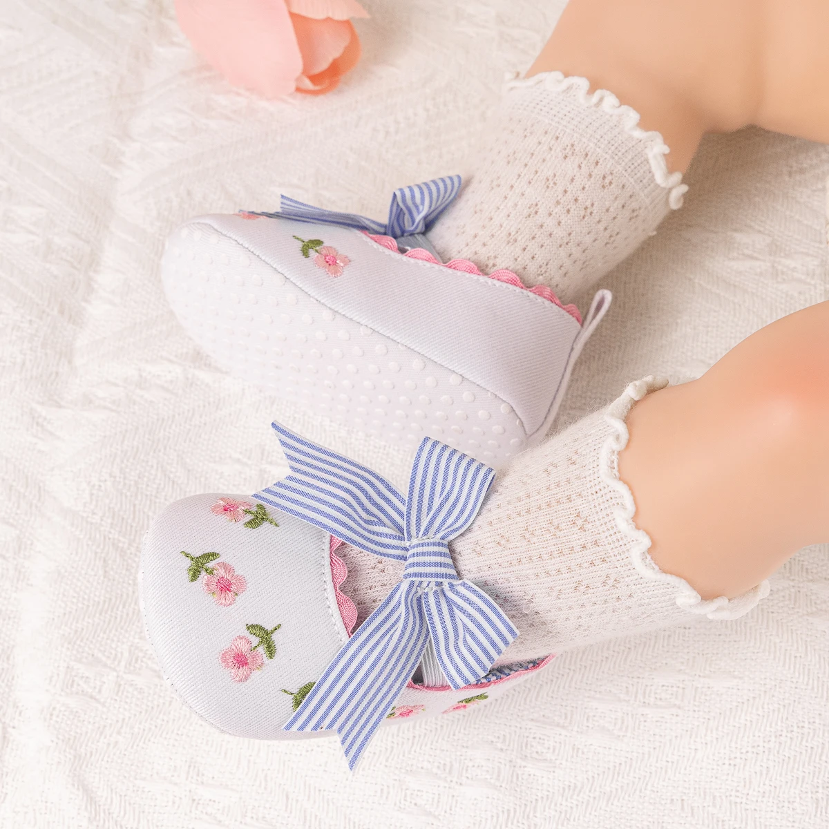New Flower Embroidery Ballet Baby Girl Shoes Bow Bow Soft Bottom Non-slip Princess Shoes First Toddler Infant Shoes