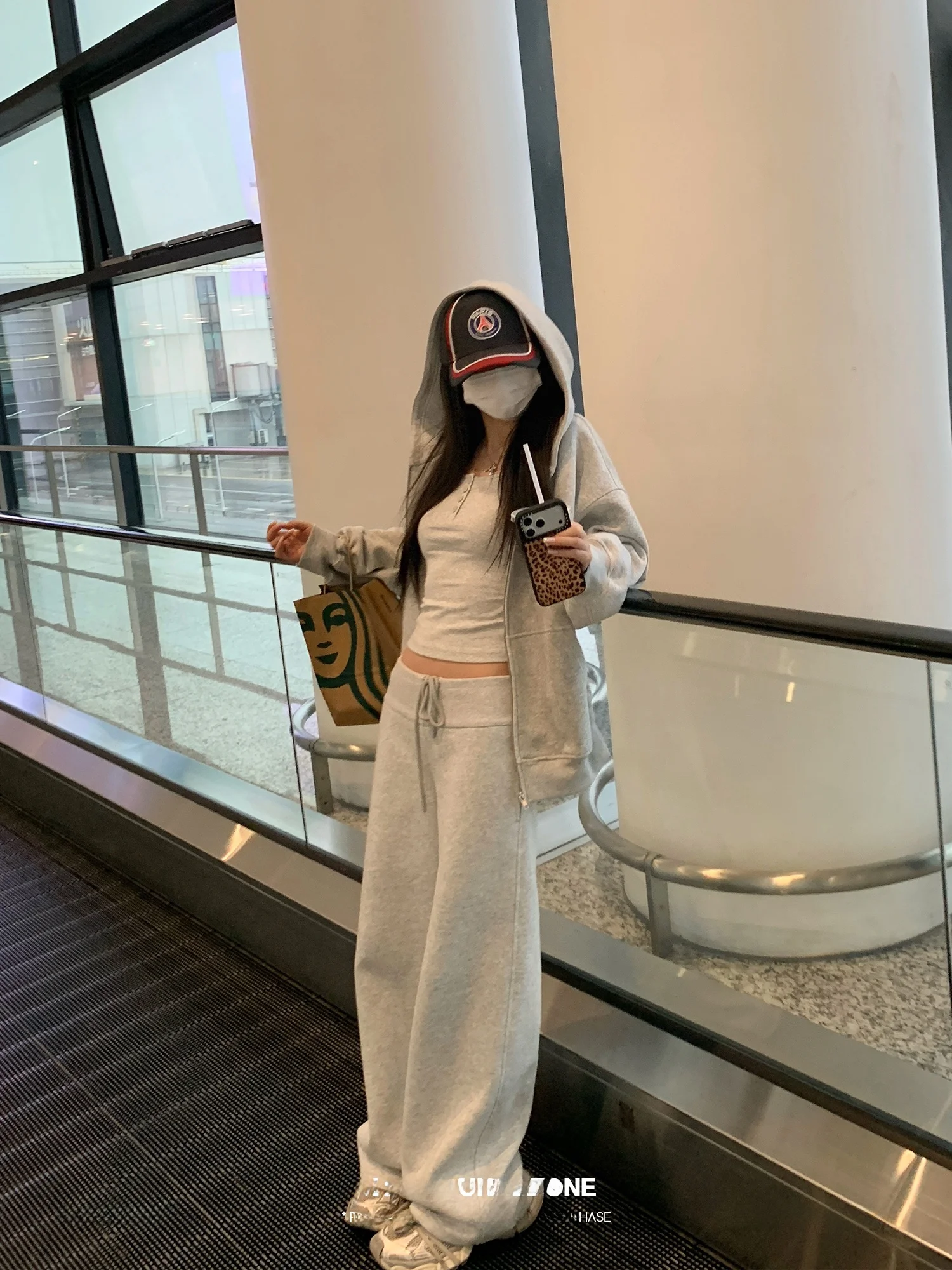 

Модный женский повседневный комплект из двух предметов: толстовка и спортивные брюки в американском стиле, весенний сезон