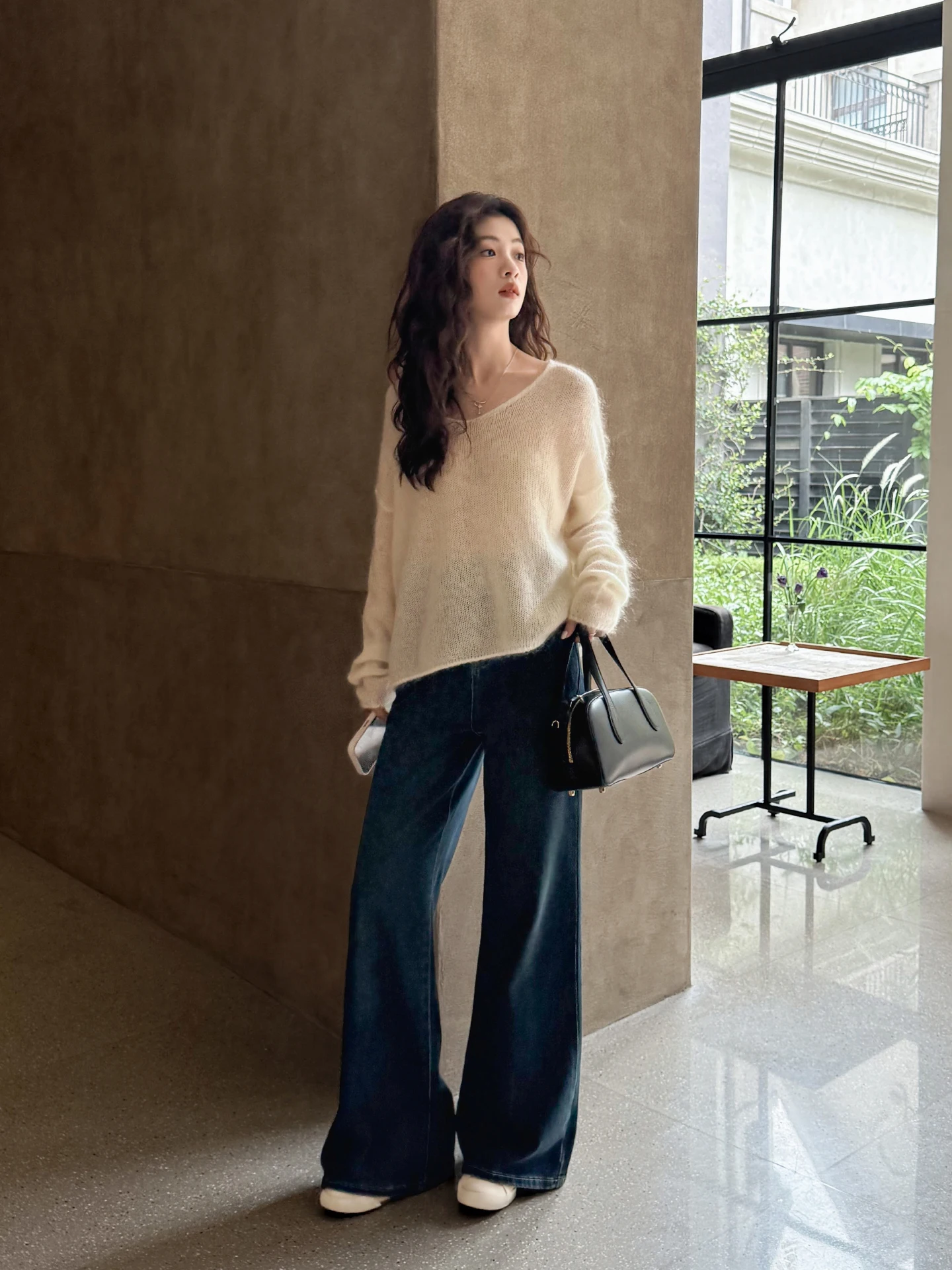 

Свободный шерстяной свитер с V-образным вырезом, мягкий белый, универсальный, осенне-зимний, новый, в корейском стиле, комфортный, уютный, вязаный топ